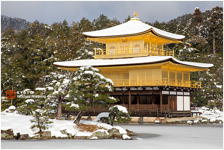 金閣寺　雪