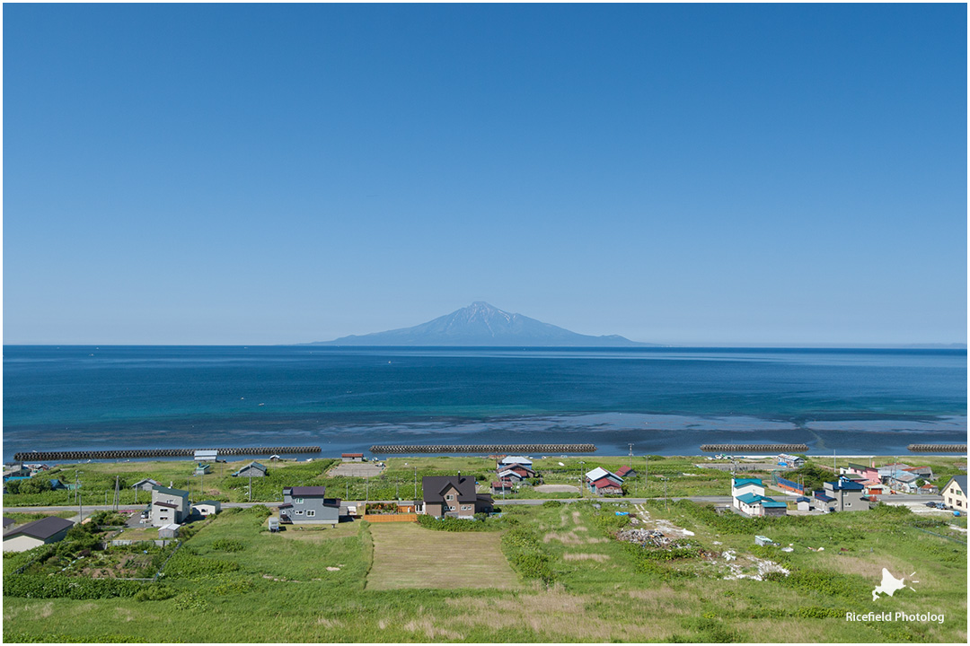 稚内からみる快晴の利尻富士